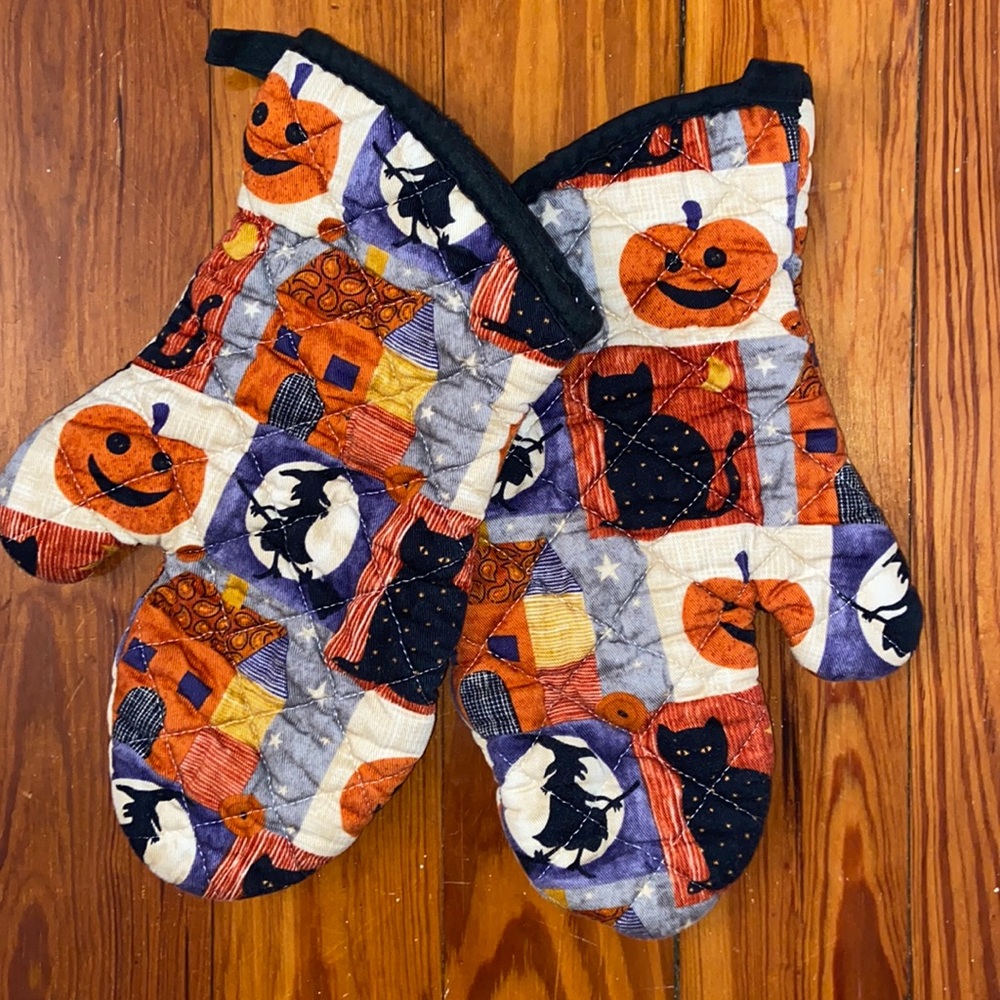 Halloween oven mitts